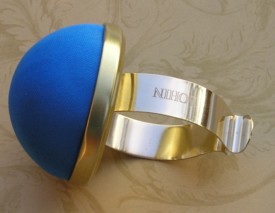 Bohin 75599  Blue Pincushion  Bracelet